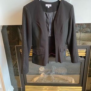 CHANEL Women’s Blazer in Excellent Condition Sz XS